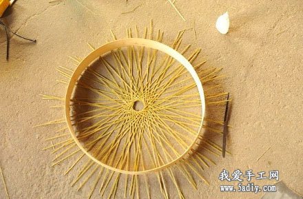 DIY漂亮的传统手工藤编篮教程图解